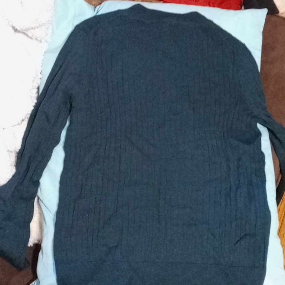 Sweater - Picture 2 of 6